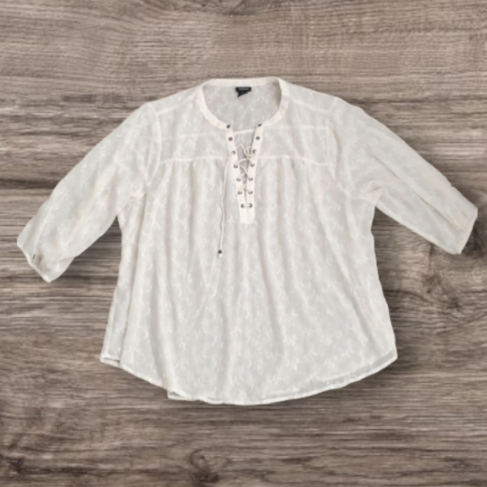 Torrid Embroidered Lace Stunning Blouse Top